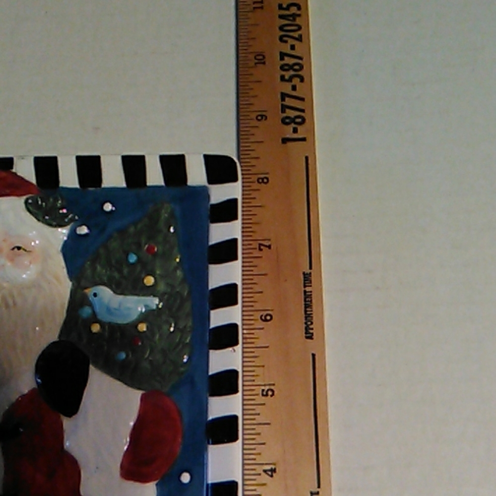 Santa carrying a Christmas tree plate - Picture 8 of 8
